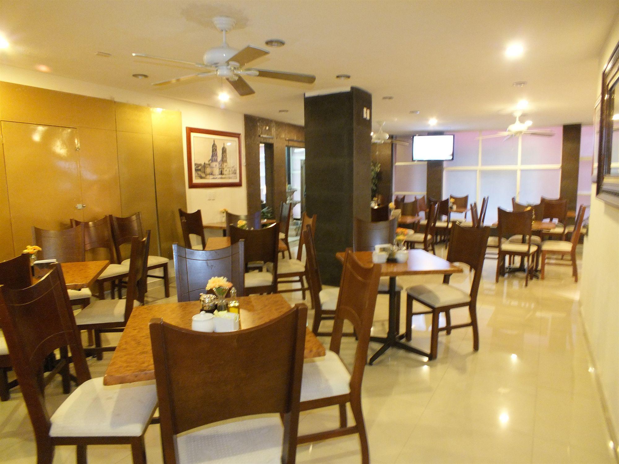 Hotel Rincon Real Suites Durango Bagian luar foto