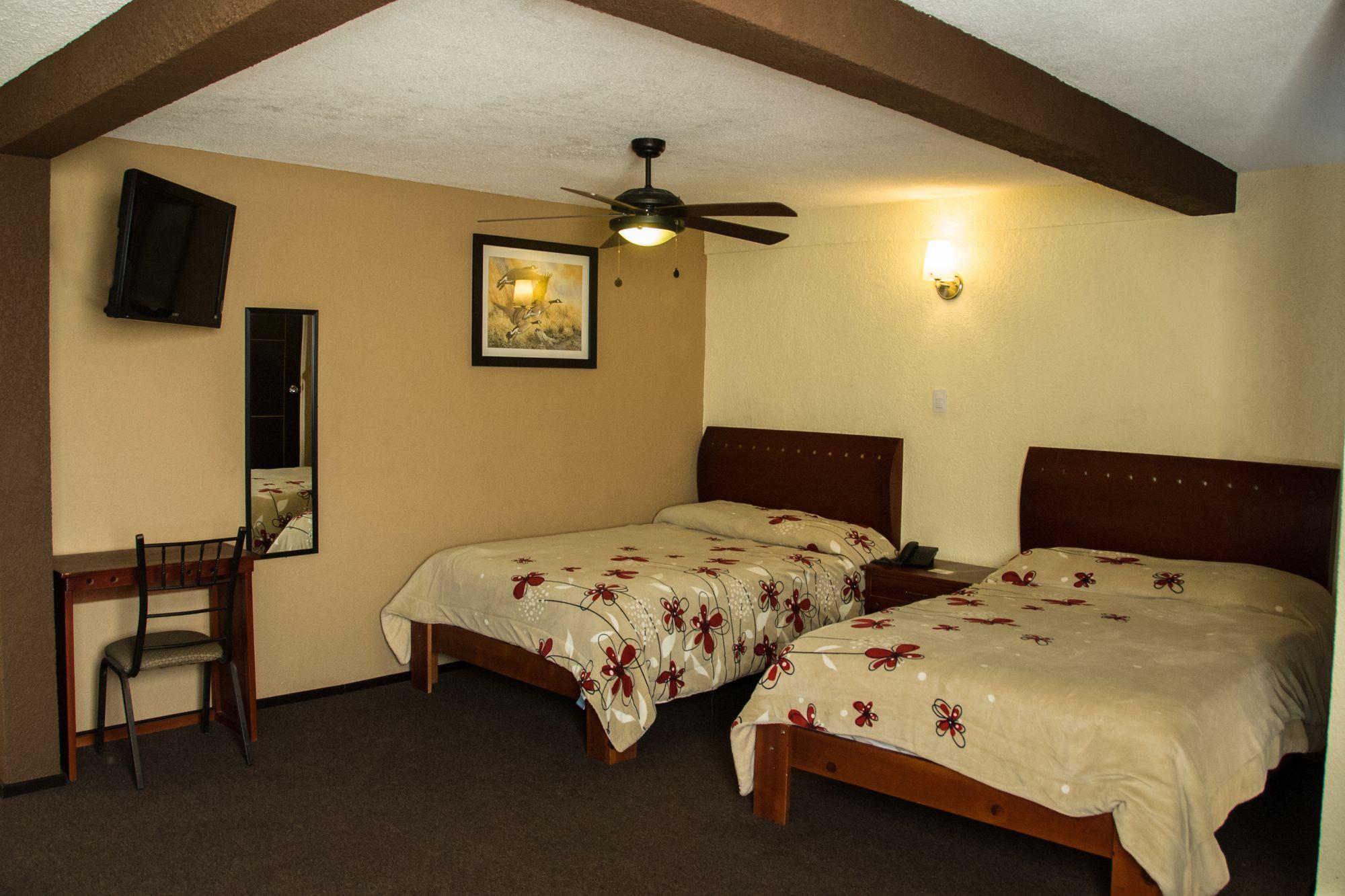 Hotel Rincon Real Suites Durango Bagian luar foto