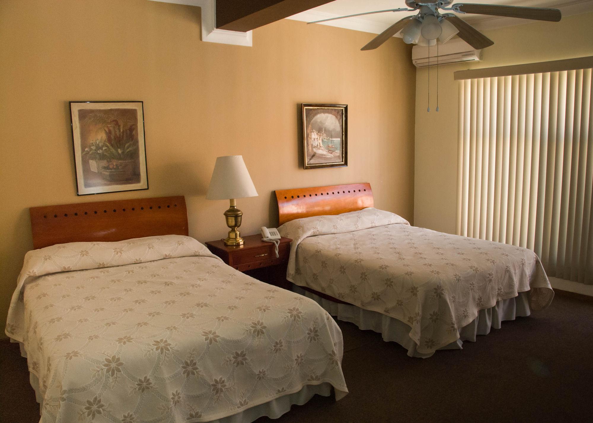 Hotel Rincon Real Suites Durango Bagian luar foto