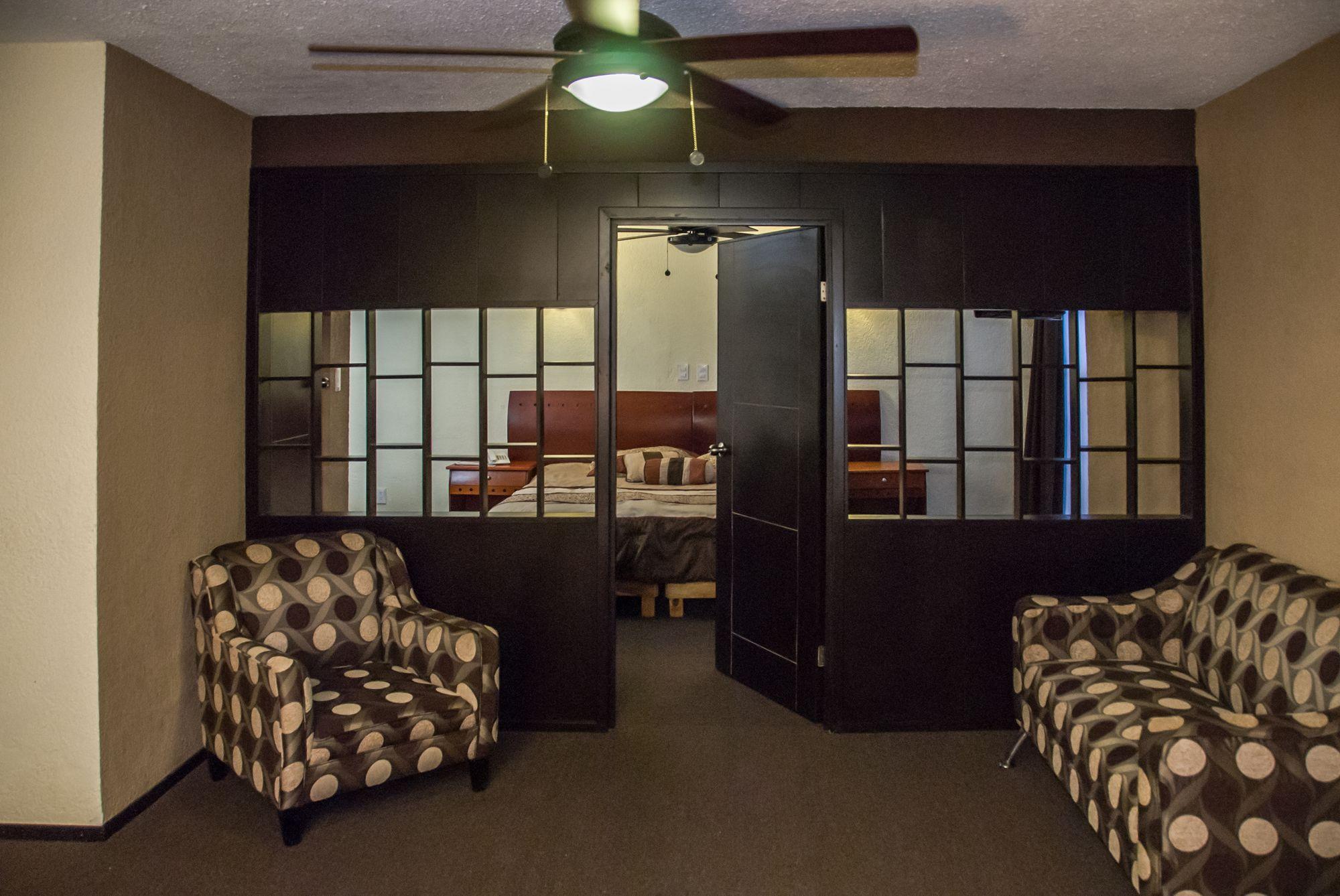 Hotel Rincon Real Suites Durango Bagian luar foto