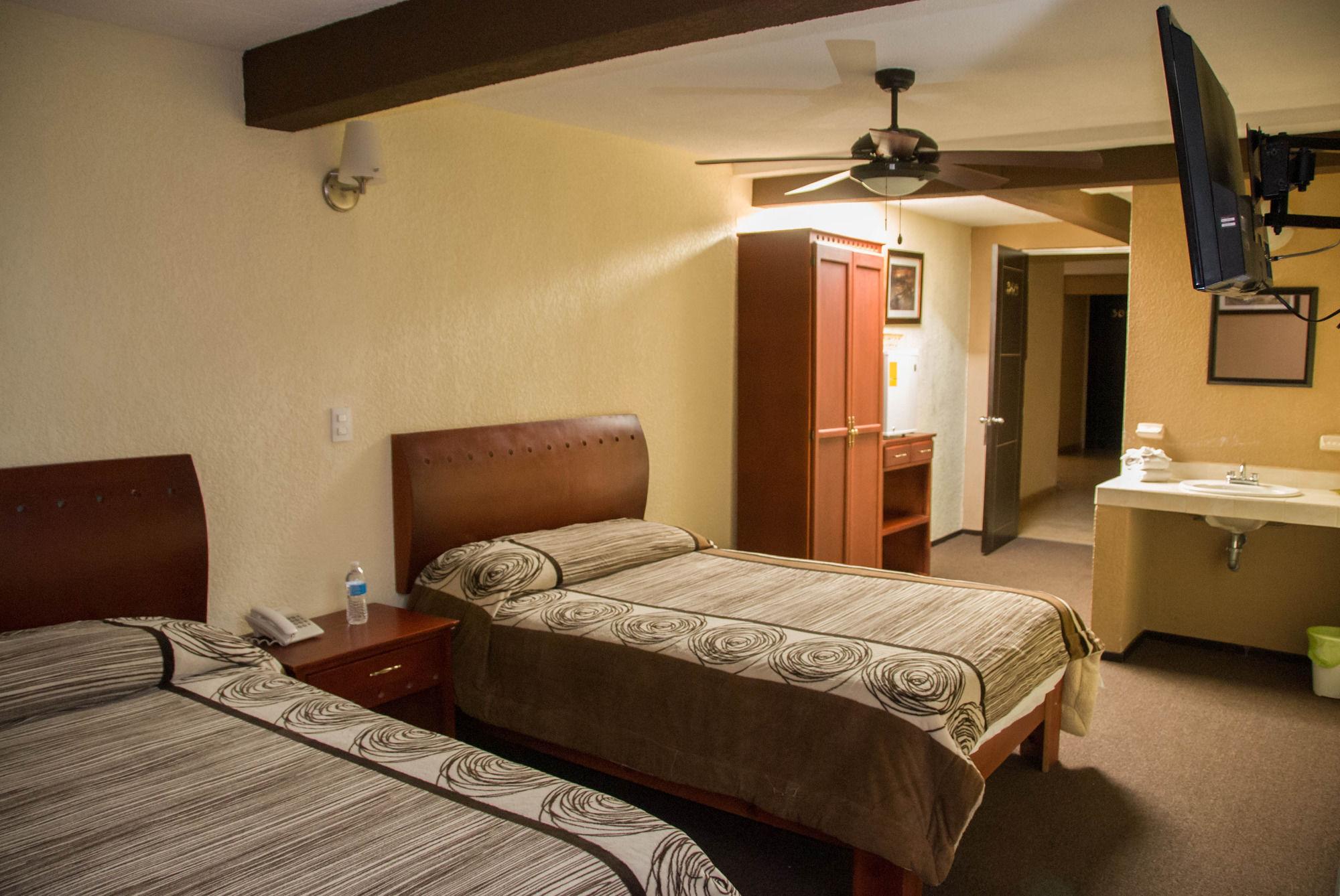 Hotel Rincon Real Suites Durango Bagian luar foto