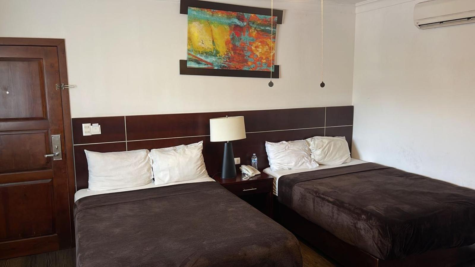 Hotel Rincon Real Suites Durango Bagian luar foto