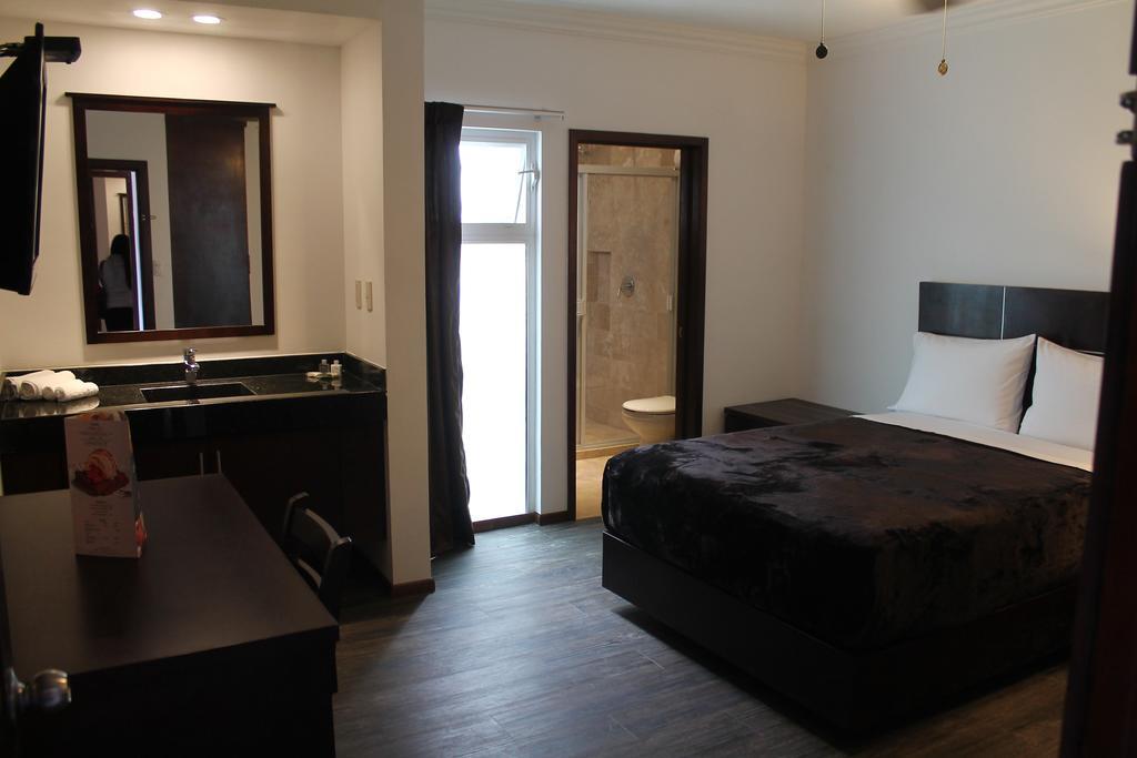 Hotel Rincon Real Suites Durango Bagian luar foto
