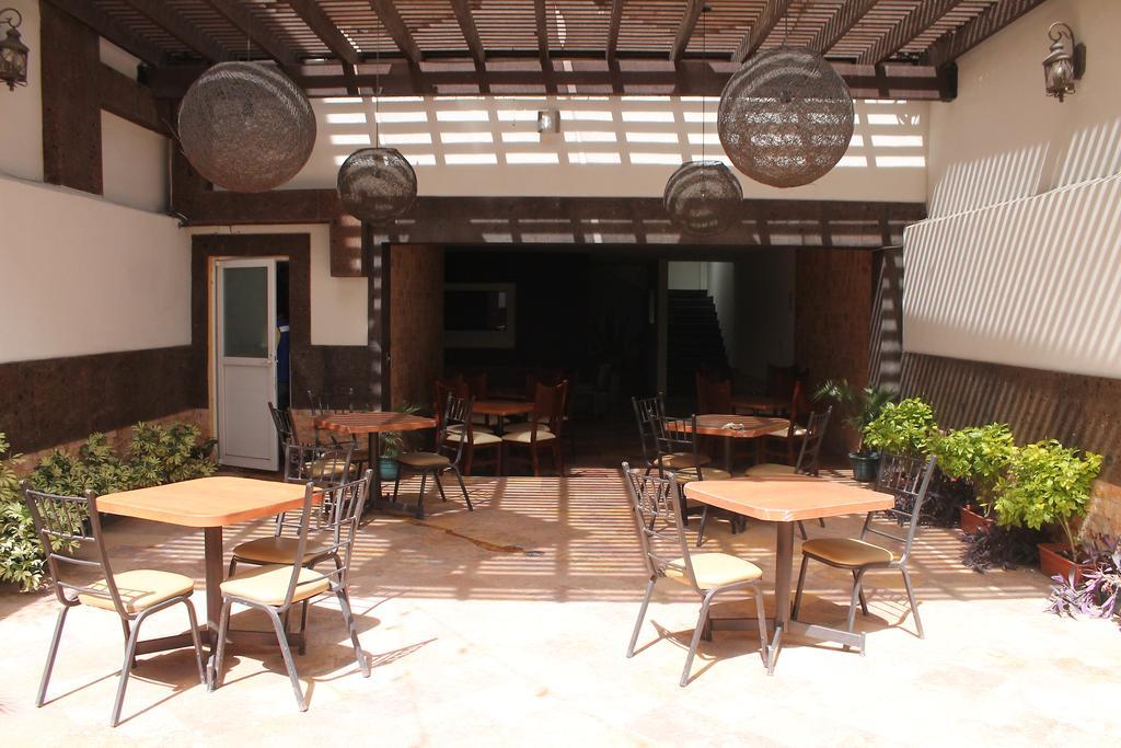 Hotel Rincon Real Suites Durango Bagian luar foto