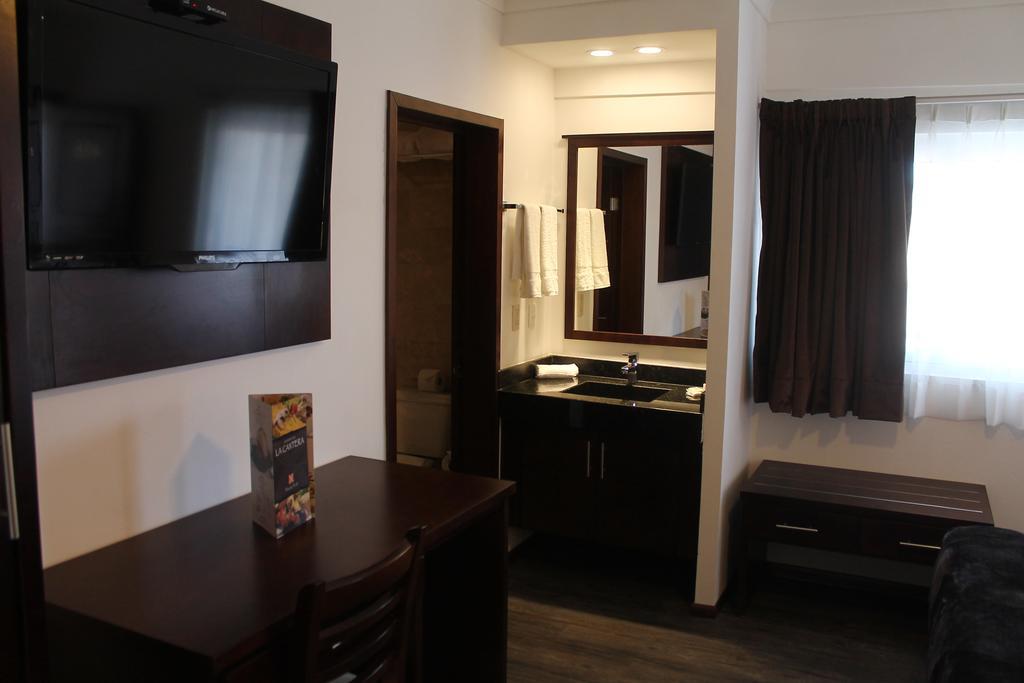 Hotel Rincon Real Suites Durango Bagian luar foto