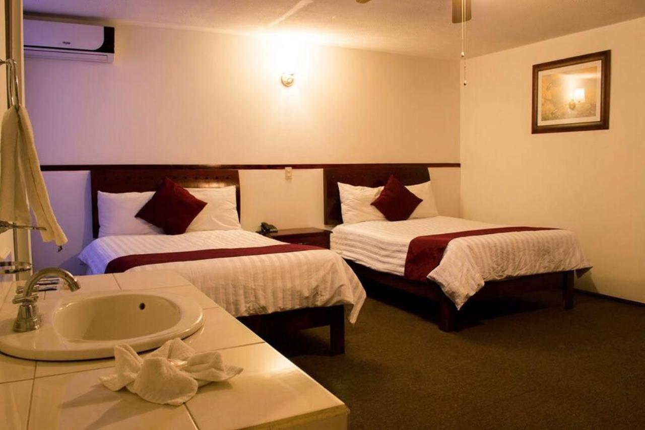 Hotel Rincon Real Suites Durango Bagian luar foto